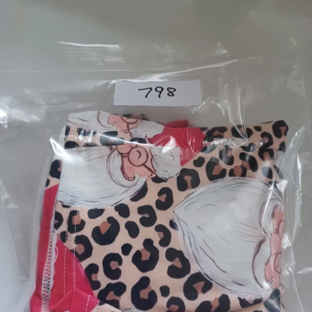 Girls 10–12T‎ Christmas Pajama Set 5XL Santa Leopard Print Button Front 2-Piece